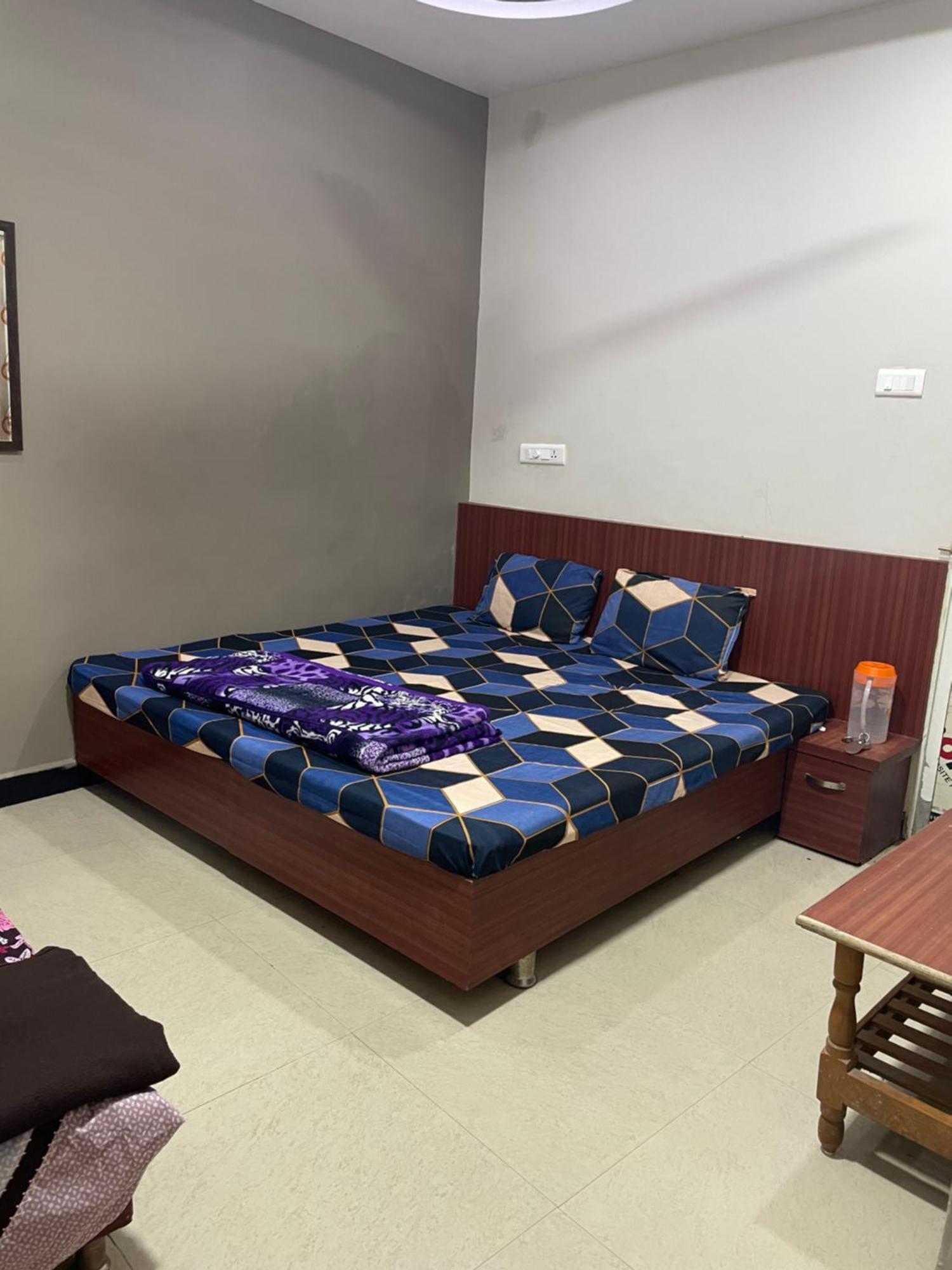 Satguru Guest House Ujjain Ngoại thất bức ảnh